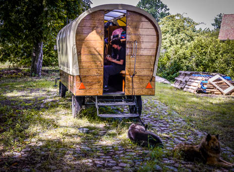 Susanne und Anja mit dem Planwagen durch die Uckermark (2015)