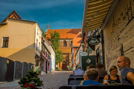 Susanne und Anja mit dem Planwagen durch die Uckermark (2015)