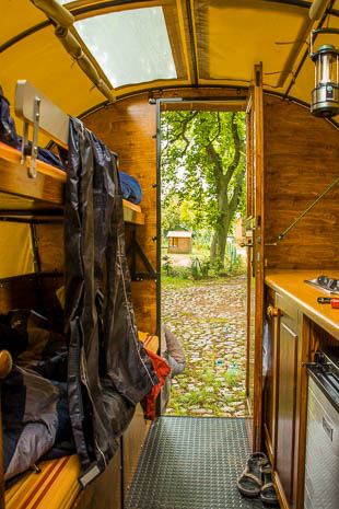 Susanne und Anja mit dem Planwagen durch die Uckermark (2015)