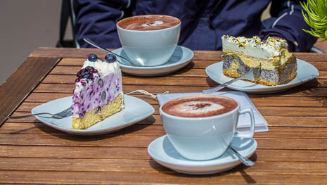 Susanne und Anja mit dem Planwagen durch die Uckermark (2015)